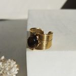 Inel damă reglabil din oțel inoxidabil placat cu aur de 14 K, bandă lată cu piatră semiprețioasă Ochi de Tigru, lățime 1.9 cm, Noem® - imagine 3